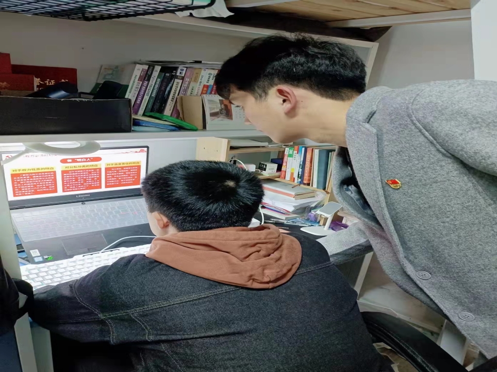 202111171637111204185114.jpg 进宿舍.jpg
